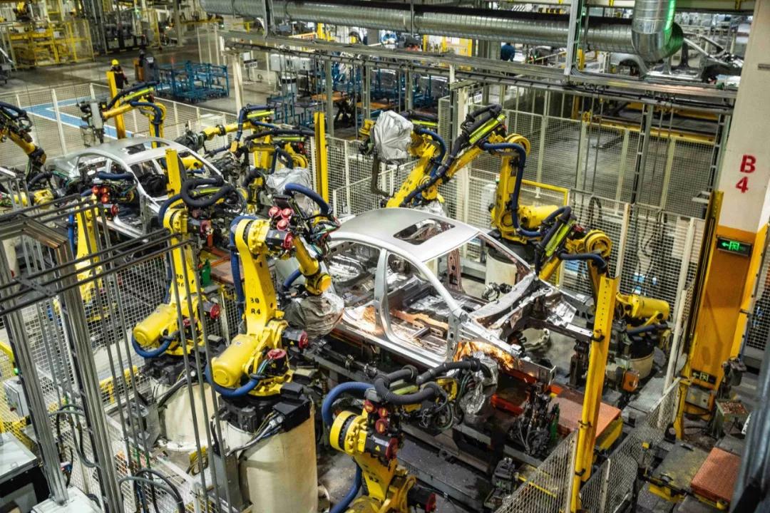 探秘上汽鄭州工廠 榮威RX3與i5的誕生地，技術開發與生產細節一覽